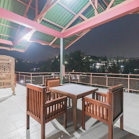 Reddoorz Plus At Hotel Griya Astoeti Богор Экстерьер фото