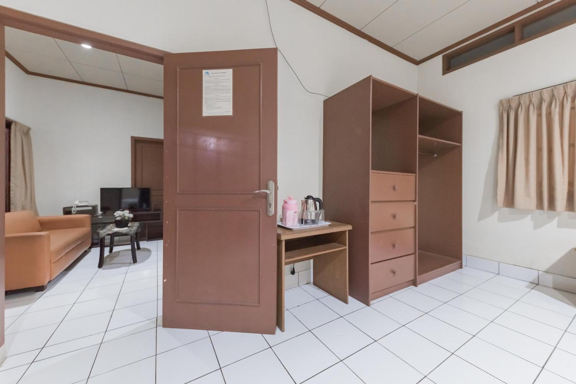 Reddoorz Plus At Hotel Griya Astoeti Богор Экстерьер фото